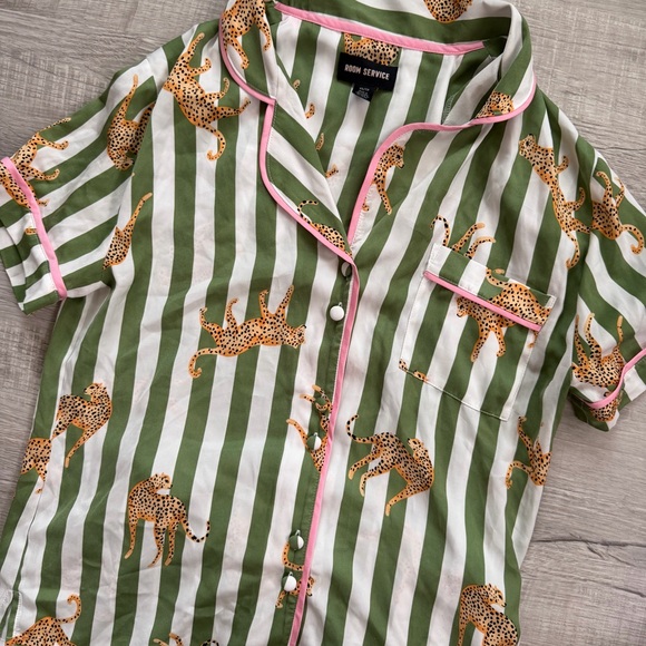 Cheetah print striped pajamas - Picture 2 of 6